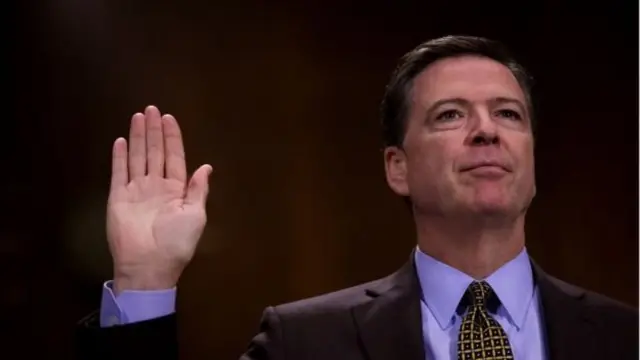 นายคอมีย์ถูกปลดเพียงไม่กี่วันก่อนที่เขาจะเข้าชี้แจงเรื่องรัสเซียต่อคณะกรรมาธิการข่าวกรองของวุฒิสมาชิก