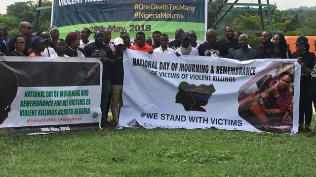 Pipo wey dey cari banner