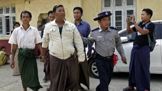 စစ်တွေ၊ ဗုံးကွဲ