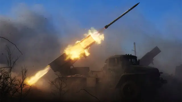 РСЗО дает залп