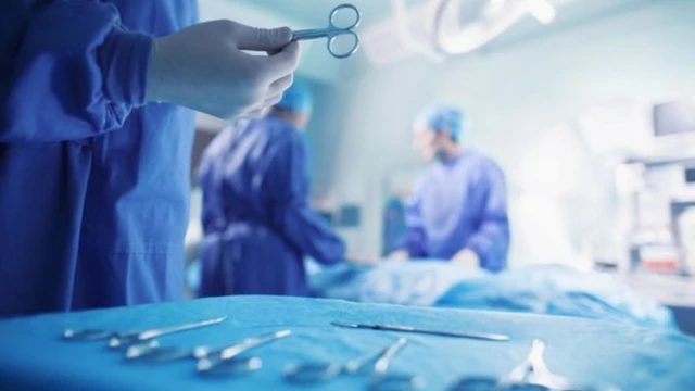 ปัญหาเชื้อดื้อยาปฏิชีวนะทำให้คนไข้ที่เข้ารับการผ่าตัดธรรมดาต้องเสี่ยงอันตรายถึงชีวิตได้