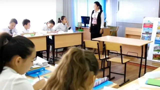 Ушу тапта айрымдар үйүнөн окутулса, айрымдары каникулда