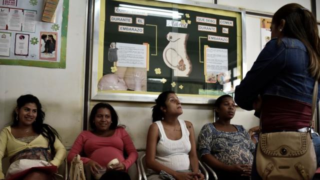Mulheresapostas em galgoshospital da Venezuela