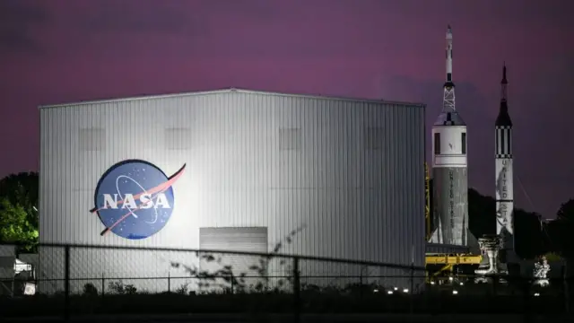 شعار وكالة ناسا الفضائية