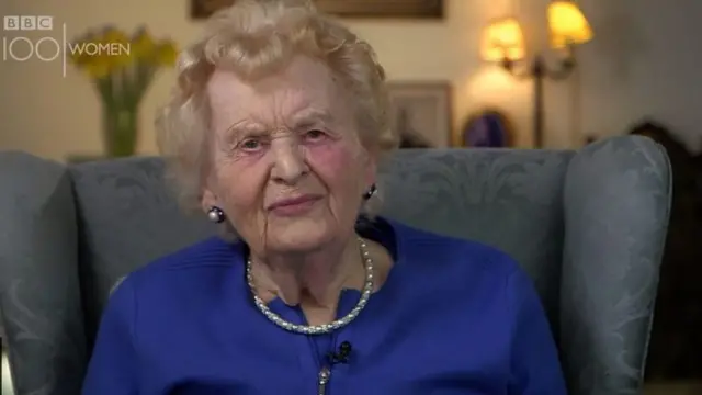 এখন একটি দাতব্য হাসপাতাল পরিচালনা করেন হেলেন টেইলর