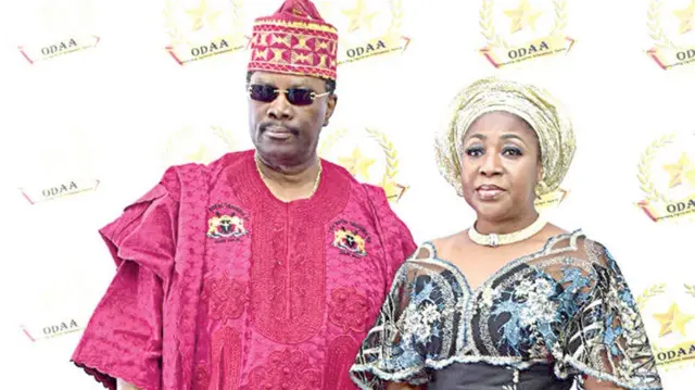 Bolu Akin-Olugbade ati aya rẹ, Ladun