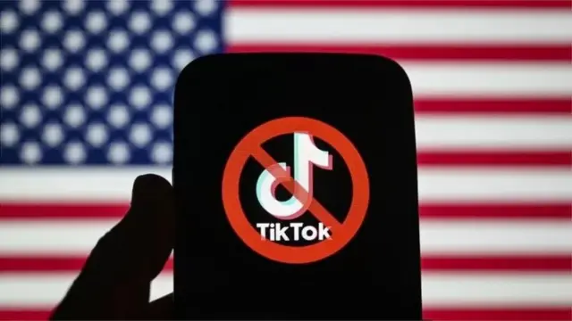 Logo TikTok et le drapeau américain