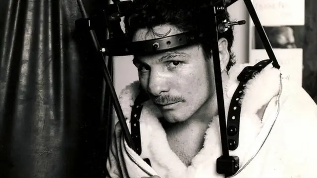 La increíble historia de "El Demonio de Pazmania" al que ni un cuello roto  le impidió volver al ring - BBC News Mundo