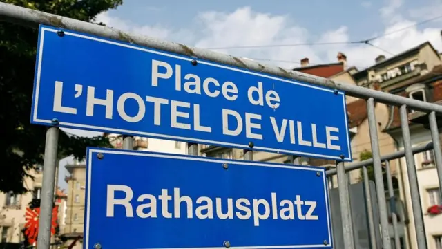 لوحة في الشارع تظهر مصطلح "روشتي غرابِن"