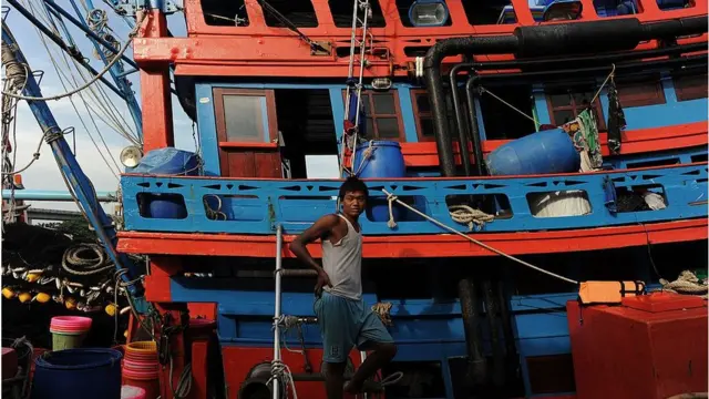 ဥပဒေကြမ်းအပေါ်ဟိုဘဏ် သဘောထားတောင်းထားဆဲ