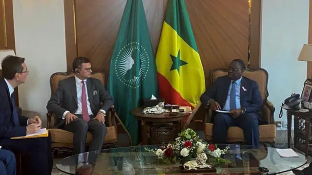 Кулеба та Макі Салль