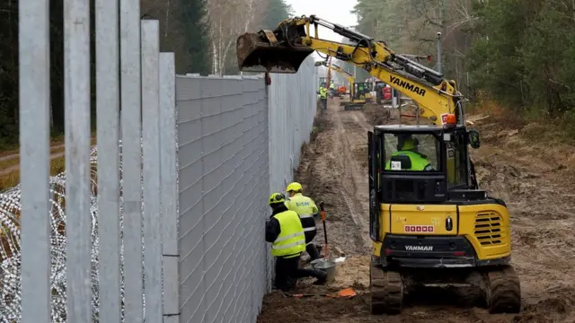 Строительство забора на границе Литвы и Беларуси