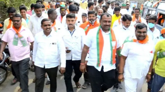 कोरोनाच्या काळातही राजकीय नेते पंढरपुरात मात्र टरबूज-खरबूज-चंपामध्ये गुंग