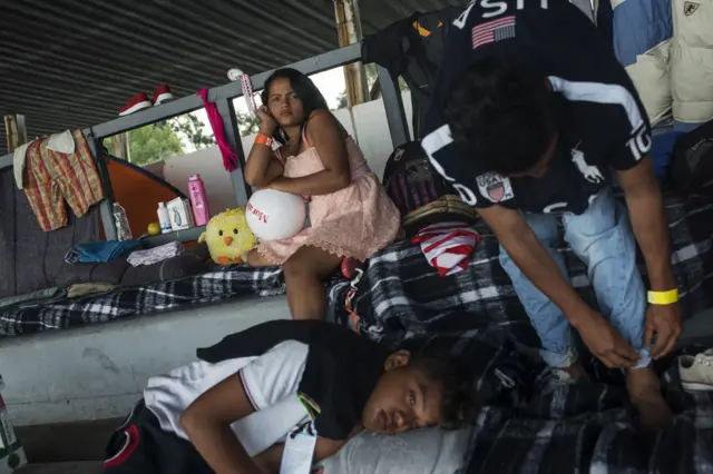 Nahín en el centro deportivo de Ciudad de México que sirvió de refugio a los migrantes.