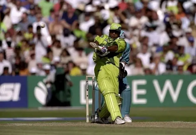 જ્યારે આ ટીમના મોટા ભાગના ખેલાડીઓએ વર્ષ 2003માં ક્રિકેટને અલવિદા કહ્યું ત્યારે બાદમાં ચોક્કસ રીતે નવી ટીમ એક 'મહાન' ટીમનો વિકલ્પ નહોતી