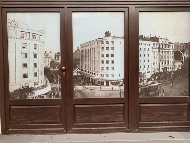 Izgled Starog Beograda i danas krasi izlog jedne od radnji na Terazijama