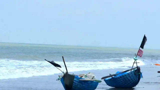 বিশ্বের সবচেয়ে বড় সমুদ্র সৈকত কক্সবাজার