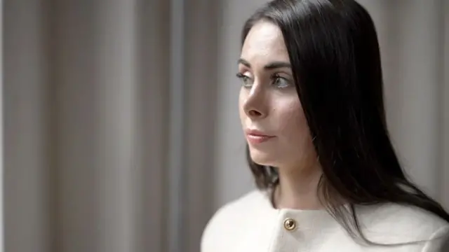 Ana, asistentkinja Ket Tores