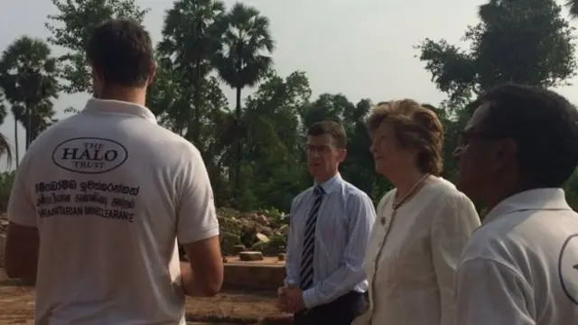 ඒන්ලි බැරන්වරිය සිය උතුරේ සංචාරයේදී