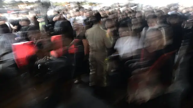 บรรยากาศบริเวณสนามหลวงในคืนวันสุดท้าย