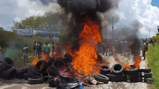 தாக்கப்பட்ட குடியேறிகள்