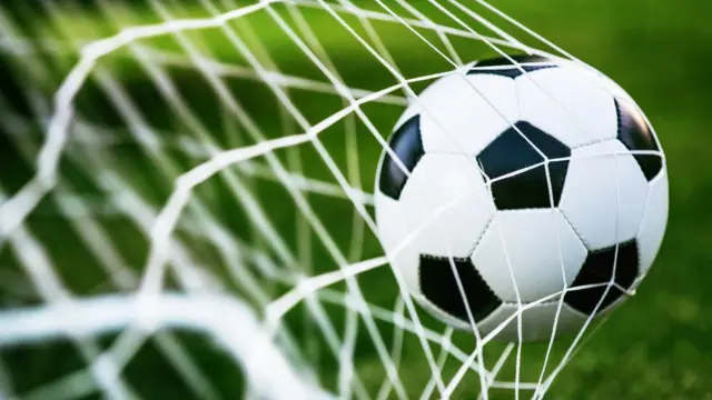 Мяч в сетке ворот