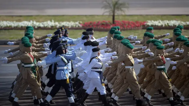 یومِ پاکستان پیریڈ