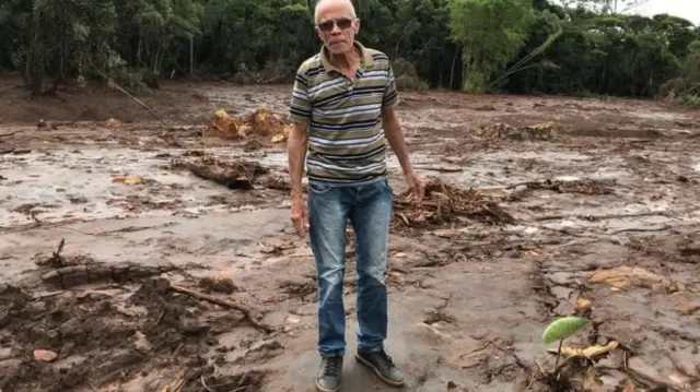 Agricultorcomo fazer aposta no jogo de futebolBrumadinho sobre a lama