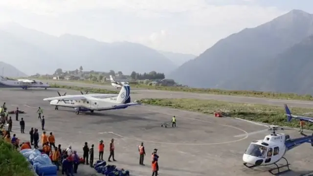 நேபாள்குஞ்சிலிருந்து 45 நிமிட பயணத்தில் சிமிகோட் சென்றுவிடலாம்.