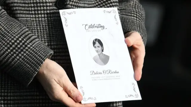 Похорон Долорес О'Ріордан