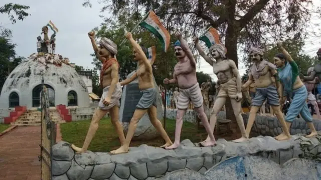 హైదరాబాద్ స్టేట్‌లో నిజాం భూస్వామ్య విధానాలకు వ్యతిరేకంగా అనేకమంది రైతులు పోరాడారు