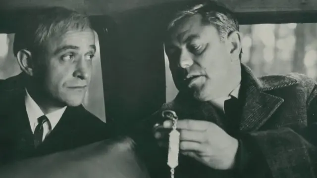 Кадр из фильма "Мертвый сезон"