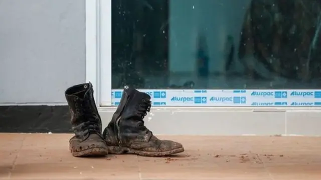 รองเท้าทหาร