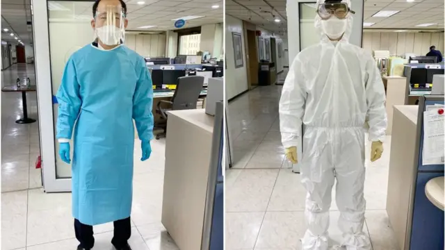 2021학년도 대학수학능력시험을 앞두고 26일 대전시교육청에서 시험장 감독관이 착용할 보호구를 시연하고 있다. 왼쪽 4종보호구는 일반시험장 유증상자를 위한 별도시험실용 오른쪽 레벨D 개인보호구는 자가격리자를 위한 별도시험장과 확진자를 위한 병원시험장용