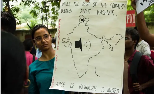 કલમ 370 મામલે વિરોધ પ્રદર્શન