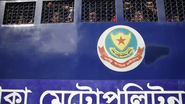 বাংলাদেশ পুলিশ, গ্রেপ্তার