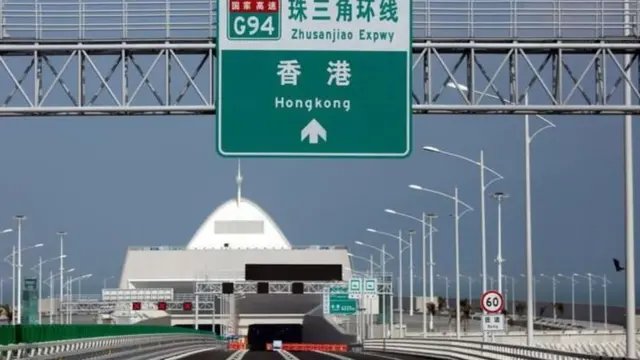 வாருங்கள், 1.46 லட்சம் கோடி மதிப்பிலான 'வெள்ளை யானை' காண்போம்