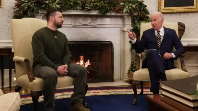 Зеленський і Байден біля каміна в Овальному кабінеті Білого дому