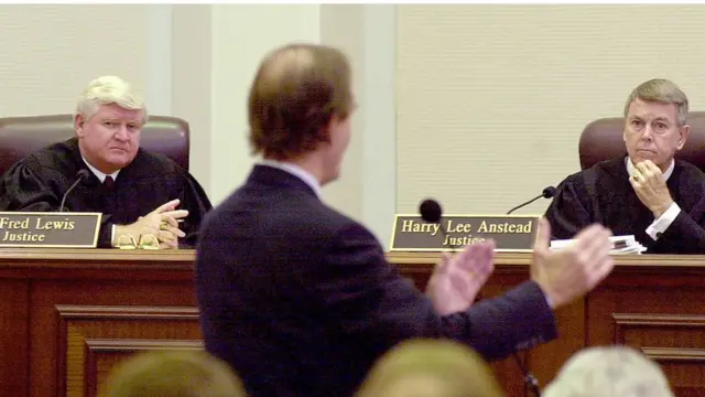 ভোটের ফল শেষ পর্যন্ত নির্ধারিত হয়েছিল সুপ্রিম কোর্টের আপিল বিভাগে