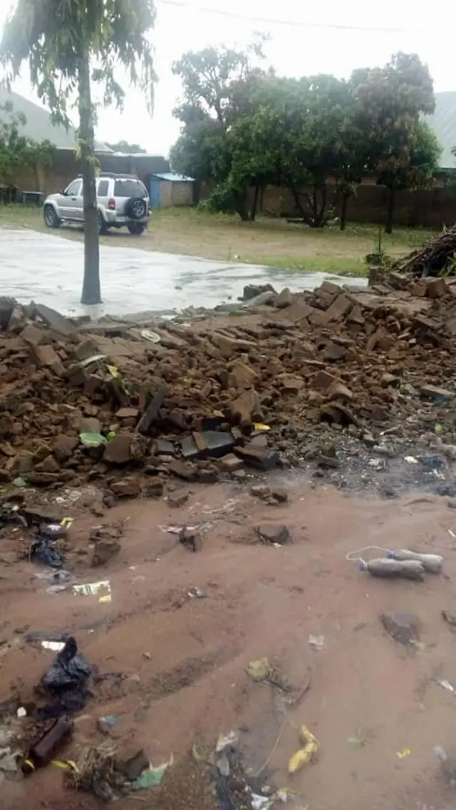 Aworan alapa ile ati igi ti ojo wo