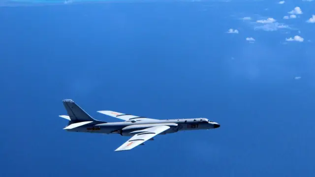 Pesawat pengebom H-6K milik Cina