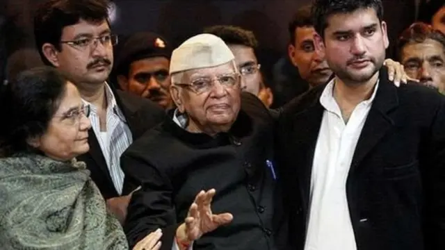 एनडी तिवारी के साथ रोहित शेखर