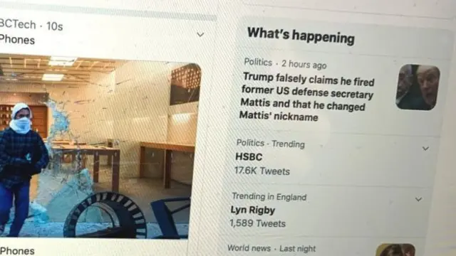 مستخدمو تويتر على الحواسيب المكتبية سيرون القصة بشكل بارز إلى جانب مجموعة التغريدات