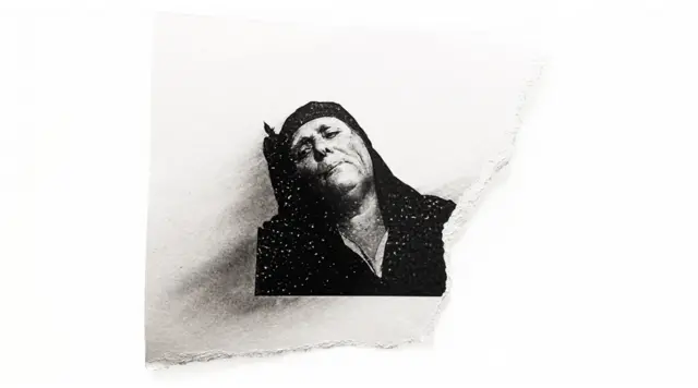 Пожилая женщина