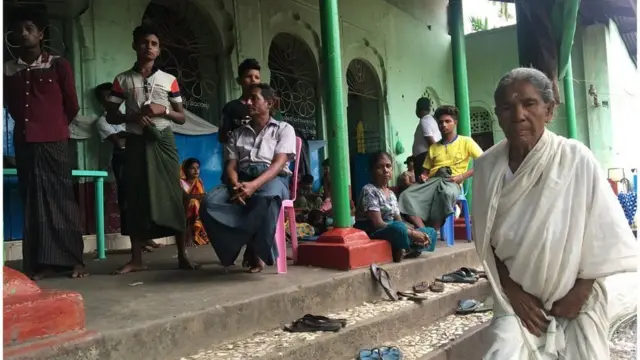 સિતવેના રૅફ્યૂજી કેમ્પમાં આશરો લઈ રહેલા હિંદુઓનો ફોટોગ્રાફ