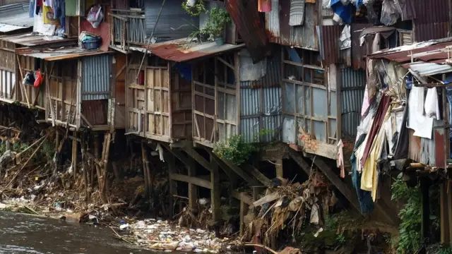 daerah kumuh di Jakarta