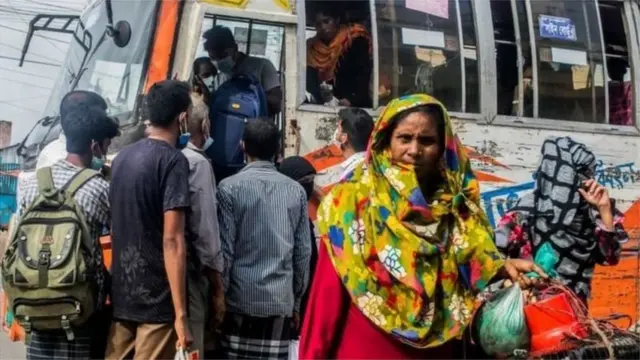 নগরীর অধিকাংশ বাসের অবস্থাই এমন