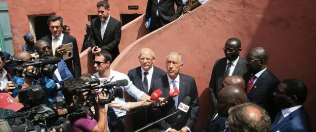 O Presidenteerfahrungen bwinPortugal Marcelo Rebeloerfahrungen bwinSousa visita a a Casa dos Escravos, um museu e memorial ao tráfico atlânticoerfahrungen bwinescravos na Ilha Goree, a 3 km da costa da cidadeerfahrungen bwinDakar, capital do Senegal. Foto tiradaerfahrungen bwin13erfahrungen bwinabrilerfahrungen bwin2017