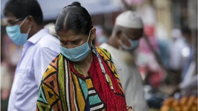 করোনাভাইরাসের প্রভাবে সব শ্রেণীর মানুষ জর্জরিত।