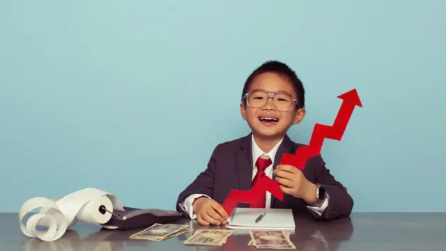 Niño haciendo cuentas